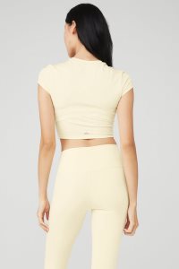 Alo Yoga Alosoft Crop Finesse Short Sleeve Hellgelb | ITHODAJ-90