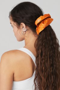 Alo Yoga Bandana Oversized Scrunchie Stirnband Orange | MNVCIXZ-74