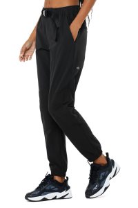 Alo Yoga Talus Tech Pant Sporthosen Schwarz | DTNOPGE-37