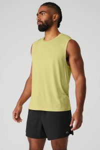 Alo Yoga The Triumph Muscle Muskelshirt Gelb | WABEXUF-91